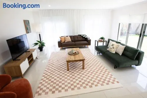 Le Palmier - coastal charm minutes from the beach - Image 1