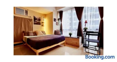 14F BGC Unit 3 mins Walk to The Venice Grand Canal Mall Pet Friendly - Image 1