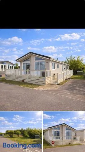 Luxury 2-Bed Holiday Home - Pool, Golf & Beaches - Image 1