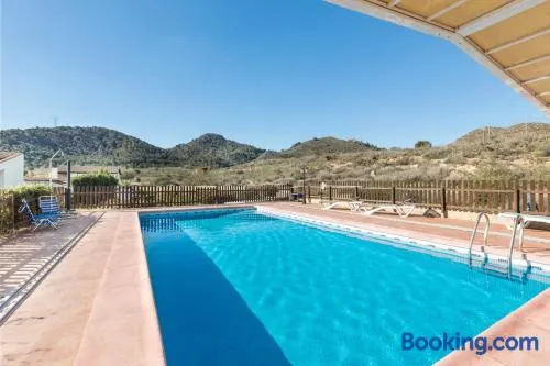 Maison conviviale et familiale avec barbecue, jacuzzi et terrasse | Vue montagne | Avec animaux admis - Image 1