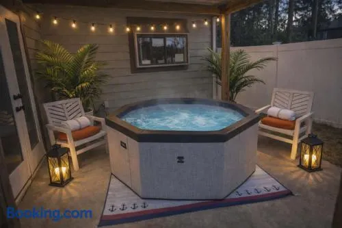 Spacious 3BR Family Beach Home 5 Mins to Panama City Beach & Sleeps 9 Hot tub - Image 1