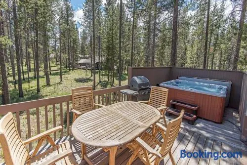 Filbert 17 - Meredith Lodging - Image 1