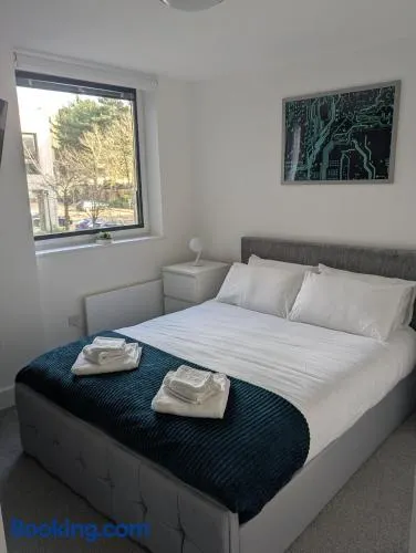Luxury Apartment Central Milton Keynes - Image 1