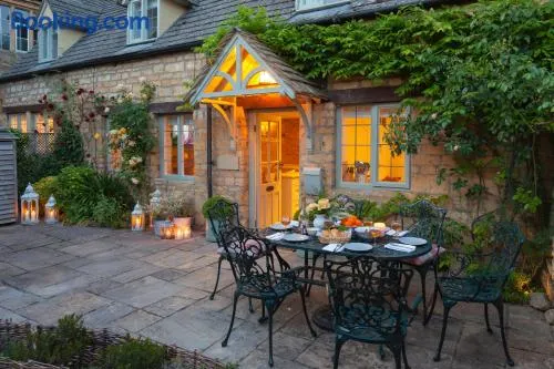 Hook Cottage - Image 1