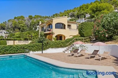 Authentic groundfloor apartment in beautiful villa, Javea - Image 1