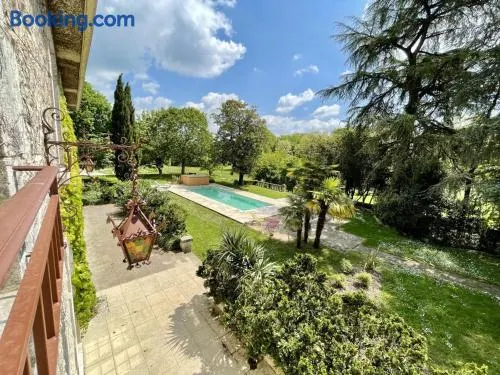 Charmant gîte avec piscine chauffée et Wi-Fi en pleine nature - Image 1