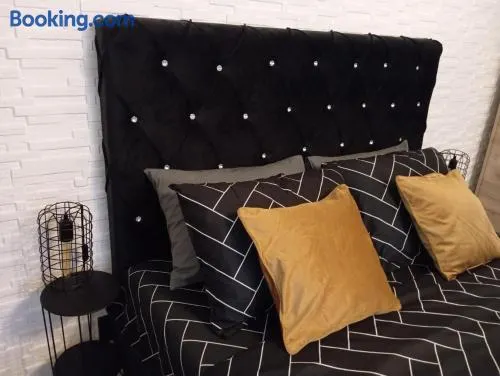 Black Diamond Lux - deluxe riverside apartment - Image 1