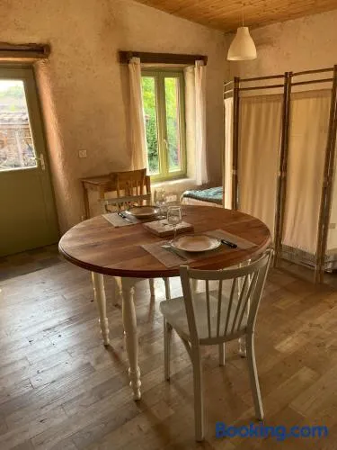 Green cottage - Image 1