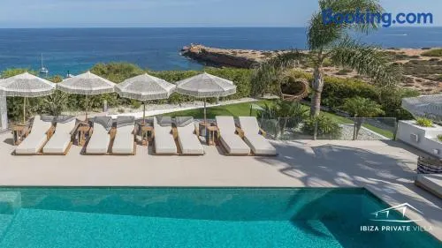 Villa Wave - Image 1