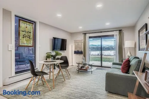 FoxGardens Incredible Lake & Mtn View Private Secure - Image 1