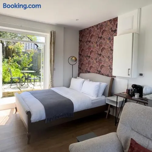 Springbank is a 4 bed gorgeous home in wallington - Image 1