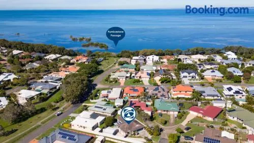 Family Holiday Home At Sandstone Point - Image 1