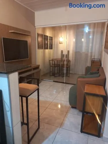 Apartamento Confortável com Garagem e internet - Image 1