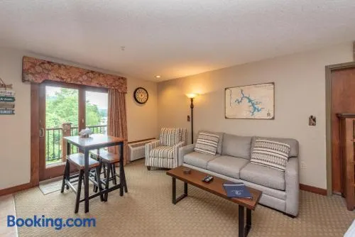 A213 Studio Lake View - Image 1