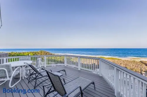Luxurious Oceanfront Townhouse - Image 1