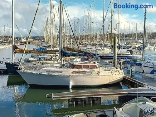 Bateau au port de Perros-Guirec - Image 1