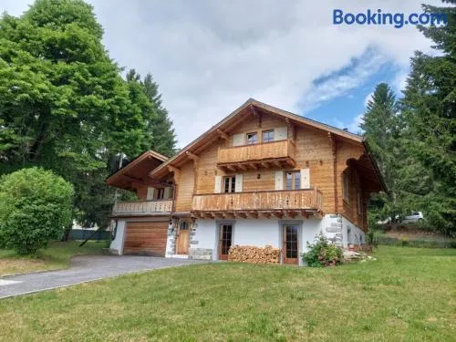 Chalet rénové proche de Crans-Montana - Image 1