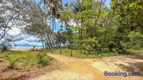 Liana 10 One bedroom beachfront views - Image 1