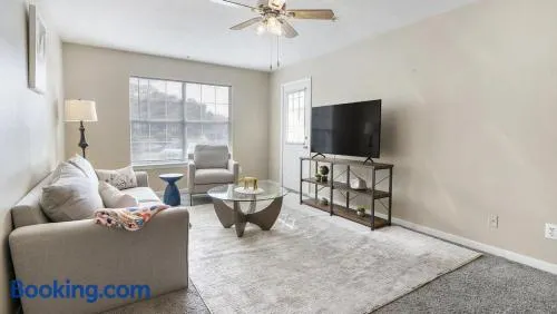 Landing Modern Apartment with Amazing Amenities (ID1402X064) - Image 1