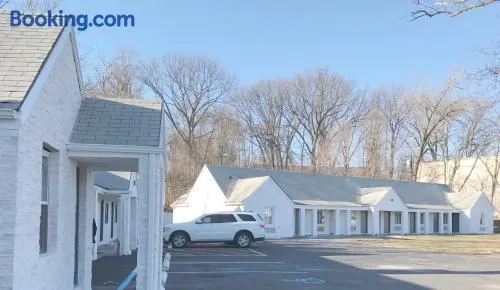 Ramsey Inn & Suites - Image 1