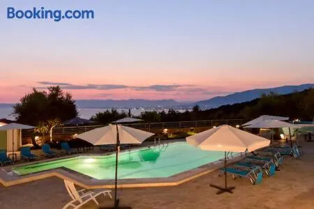 Villa Needa's - New Hope Poolside Studio - Image 1