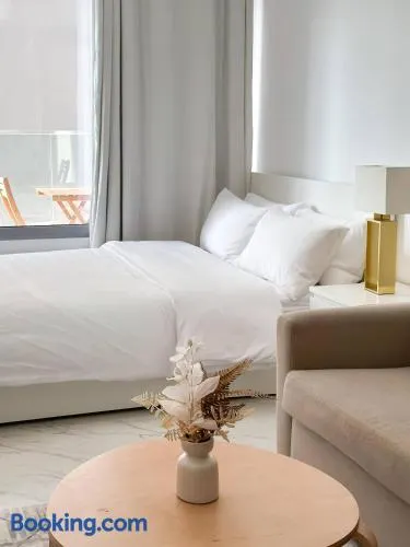 Stylish Studio Apartment Masdar Near Airport - Image 1
