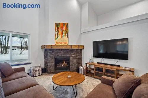 Elk Grove Getaway - Image 1