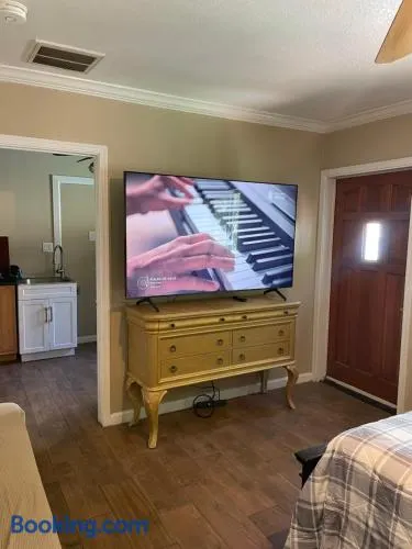 DIAMOND STUDIO SUITE Full kitchen SWIMMING POOL private gated yard Arts Roosevelt row ASU convention ctr stadiums airport Downtown Phx - Image 1