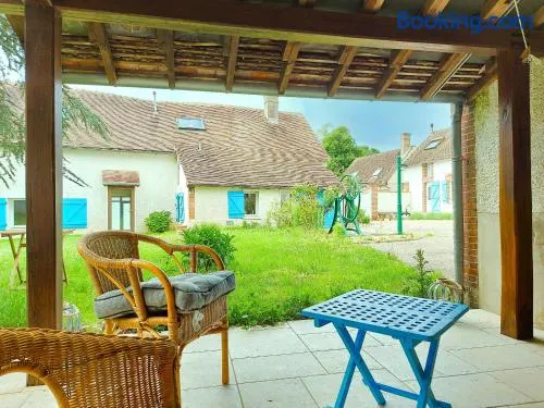 Gîte paisible avec jardin, proche nature et sites historiques, idéale pour détente et activités outdoor. - FR-1-581-138 - Image 1