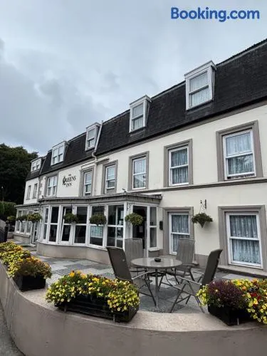 The Queens Inn - Image 1