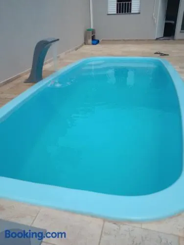 Casa e Área de lazer em Rubião Júnior - Image 1