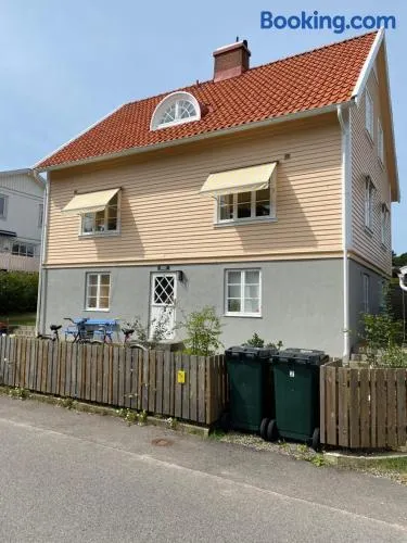 Solhyddan, tvårumslägenhet i villa nära havet - Image 1