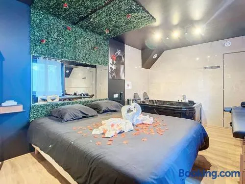 Lh room- balnéo-suite romantique - Image 1