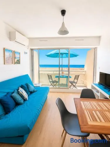 Duplex entièrement rénové avec clim, vue mer et Accès plage ! - Image 1
