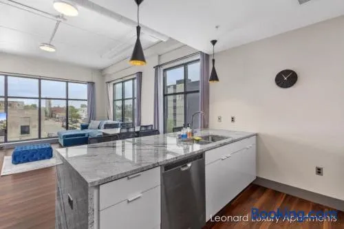 1 Queen Bedroom W City Views - Leonard Building - Image 1