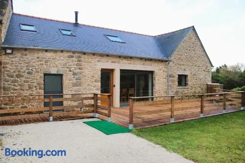 Grand gîte familial 11 personnes en Centre Bretagne 4 étoiles - Image 1