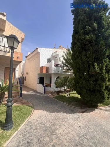 Playa, piscinas y jardines - Image 1