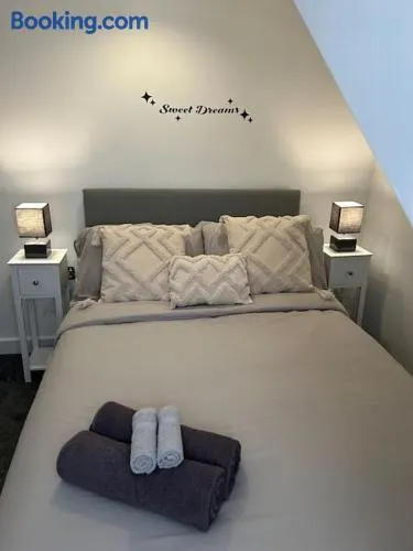 Rock Park Penthouse - Image 1
