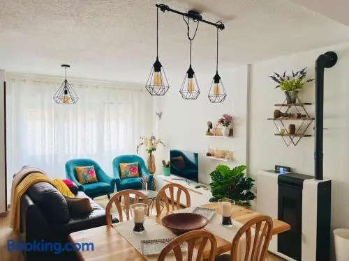 Acogedora casa recién reformada con jardín y wifi - Image 1