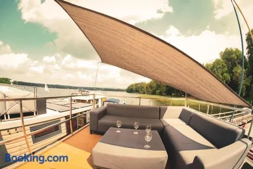 Hausboot mit Sauna - TraumZeitBoot Heidi - exklusiver Festlieger in perfekter Lage am Scharmützelsee Bad Saarow - Image 1