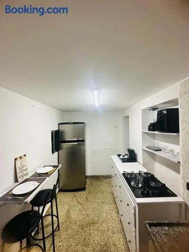 Casa sala e 1 quarto próximo ao Maracanã - Image 1