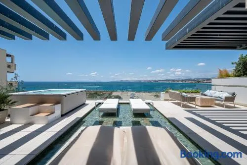 Luxury Front Line Beach Apartment - Image 1