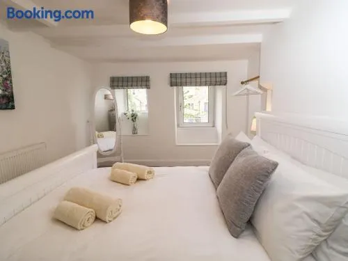 Hideaway Cottage - Image 1