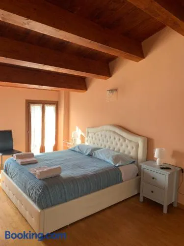 Appartamento Luce-- 2 camere da letto--Centro storico--Parcheggio privato gratuito - Image 1