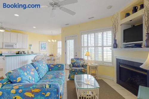 Oceanfront, 1st-Floor Condo with Deck, Ocean Views, WiFi, W/D & Shared Pool - Image 1