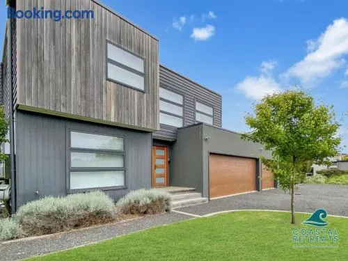 The Horizon on Clayley Luxury 5BR Oceanview Retreat) - Image 1