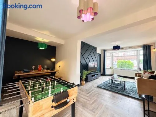 Family & Pet-Friendly 5pp, Parking, 20 min to City - Image 1