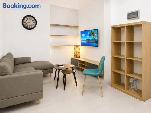 3BR 3BA Bugibba Apt & AC & 3 Balconies & Wi-Fi - Image 1