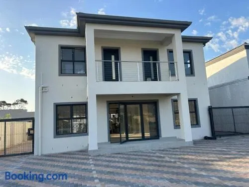 Bokwe's Guest House- Cape Town - Image 1