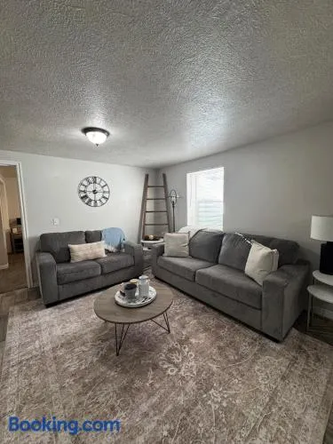 Cozy Apt in Downtown Logan - Image 1